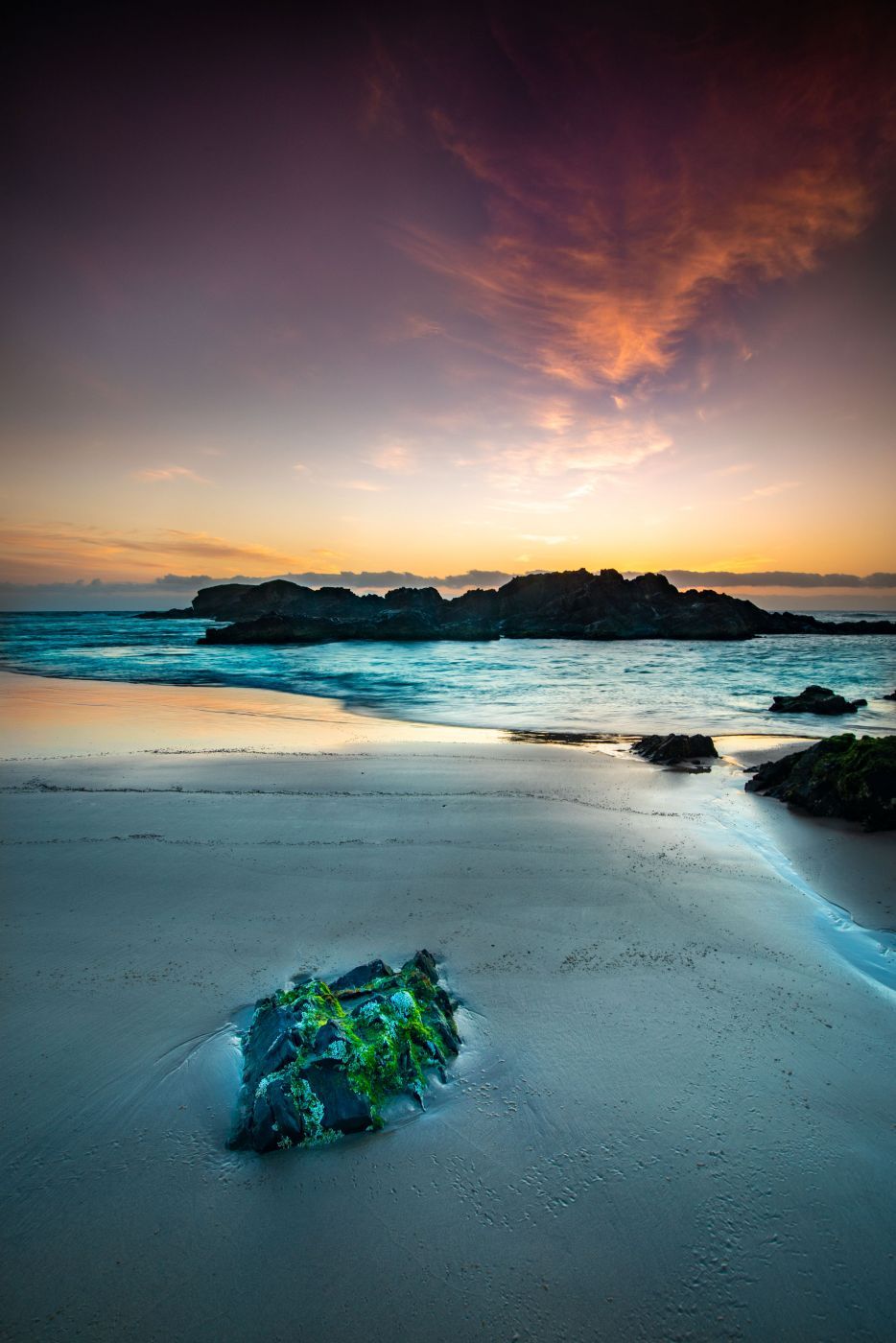 Green Rock sunrise, Delicate Knobby New South Wales, Australia
