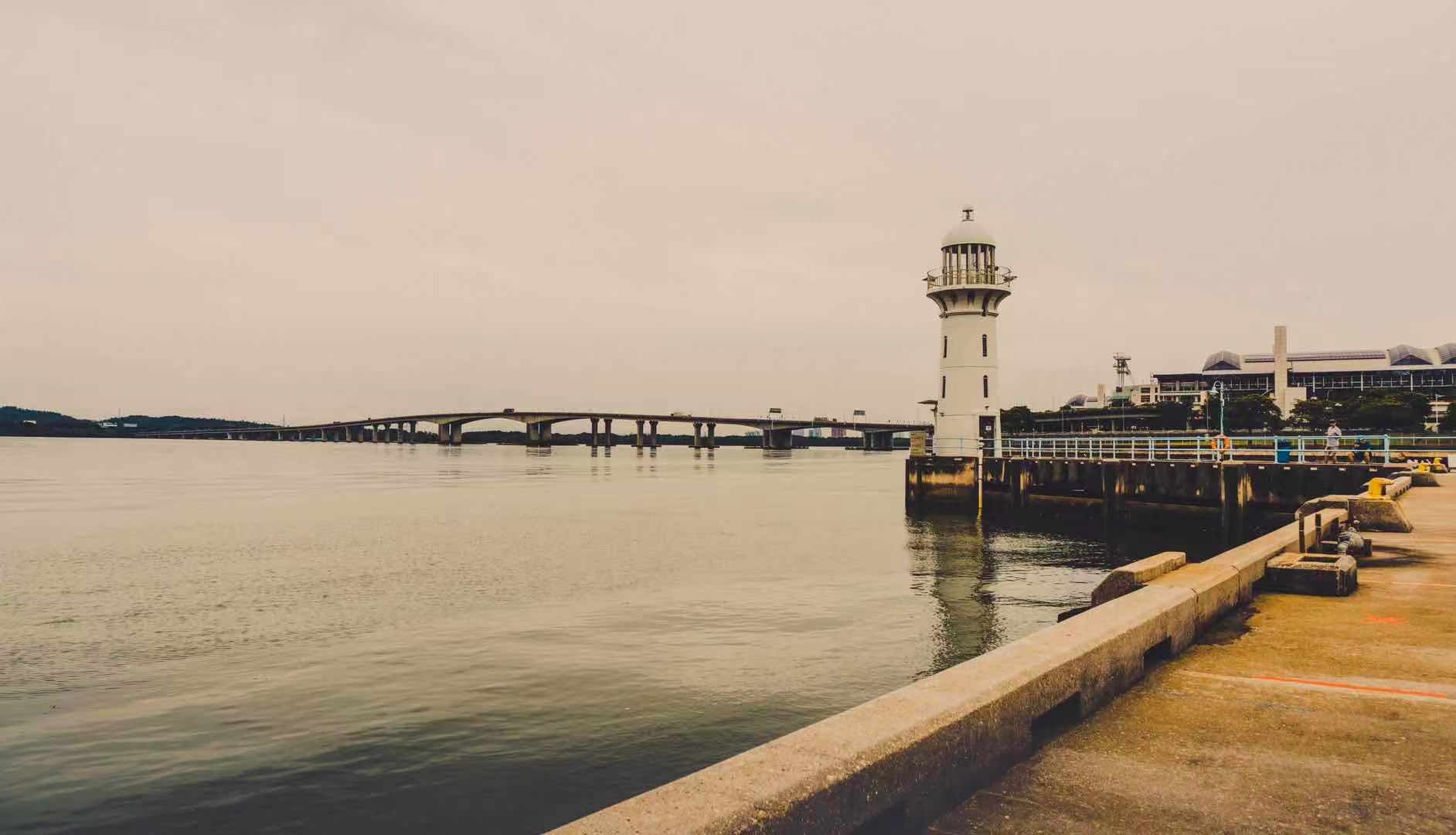RaffleS Marina Lighthouse, Singapore