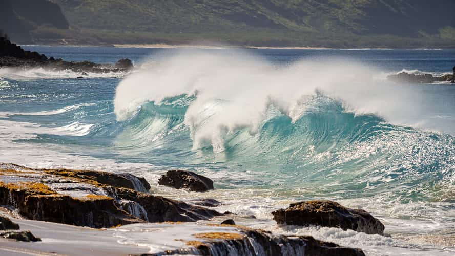 Keawaula Beach waves