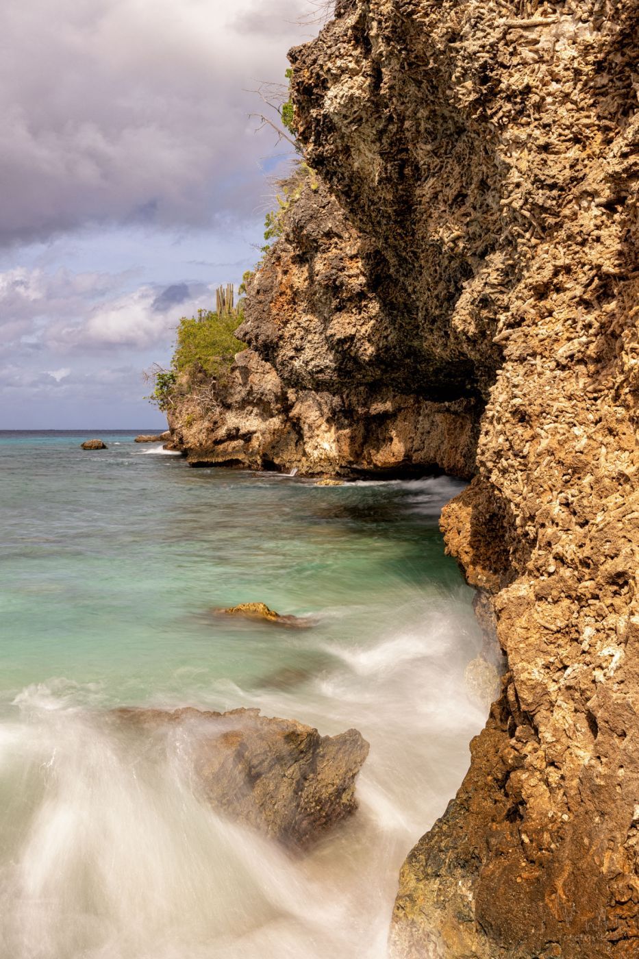 Playa Kalki cliffs, Curaçao