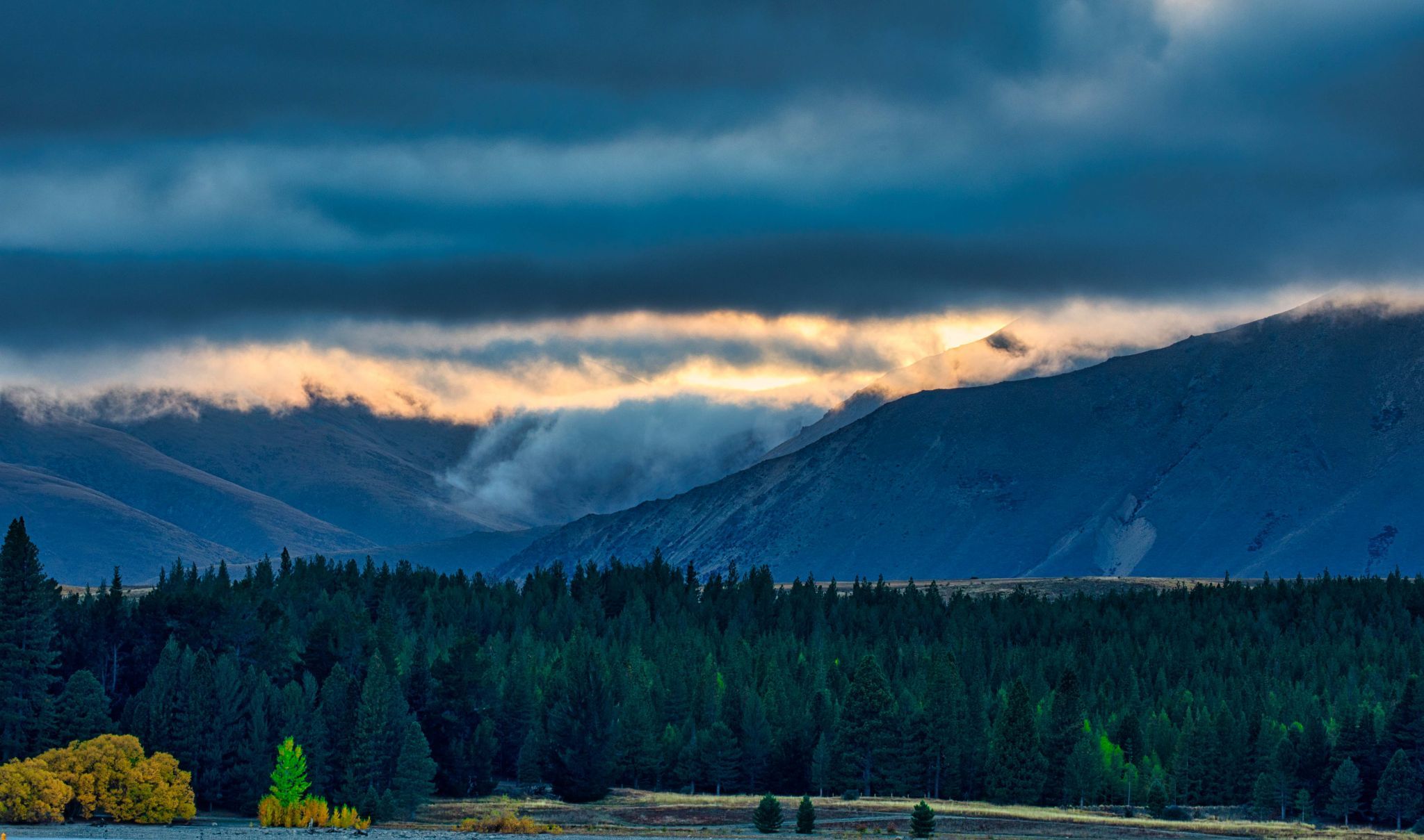 Lake Tekapu cloud on mountain South Island, New Zealand
