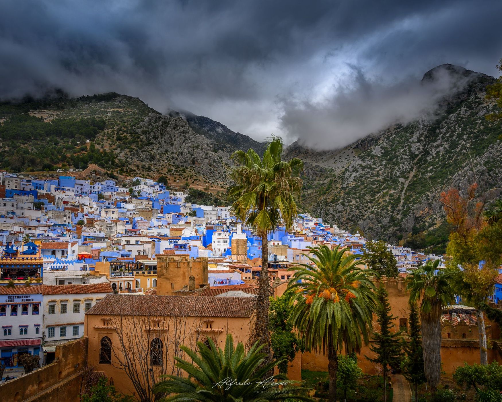 Mann in Chefchaouen, Morocco