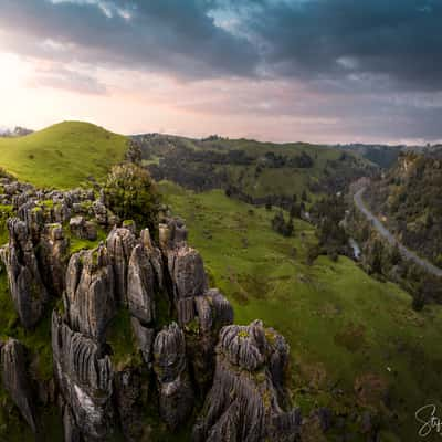 Rocks at Mangaotaki River, New Zealand