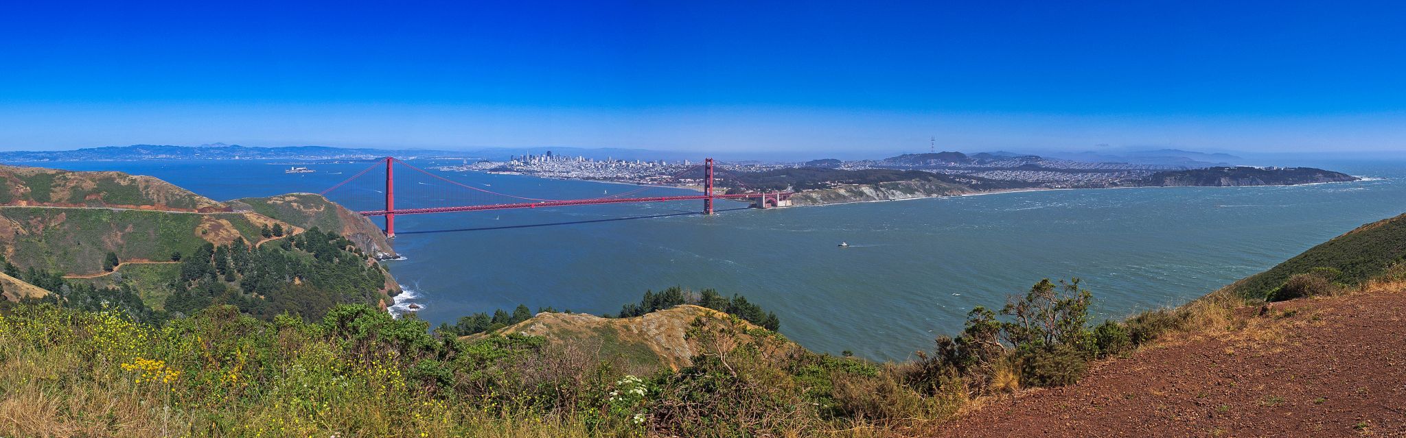 The Golden-Gate-Bridge in its splendor, USA
