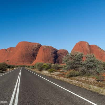 Approach to Kata Tjuta, Australia