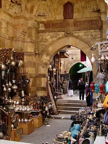 Market selling crafts and souvinirs