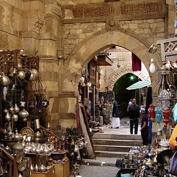 Market selling crafts and souvinirs, Egypt
