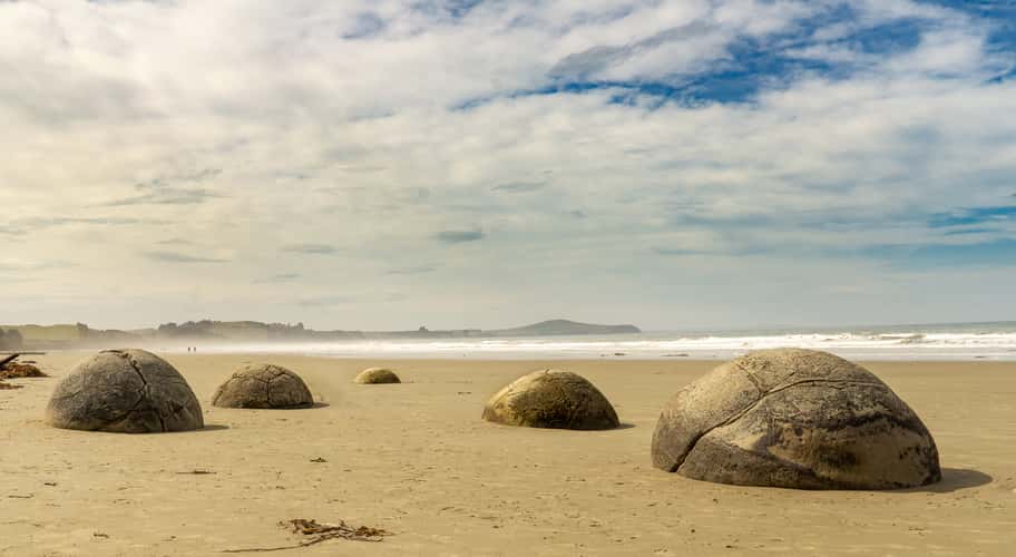 Moeraki Boulders sunrise South Island