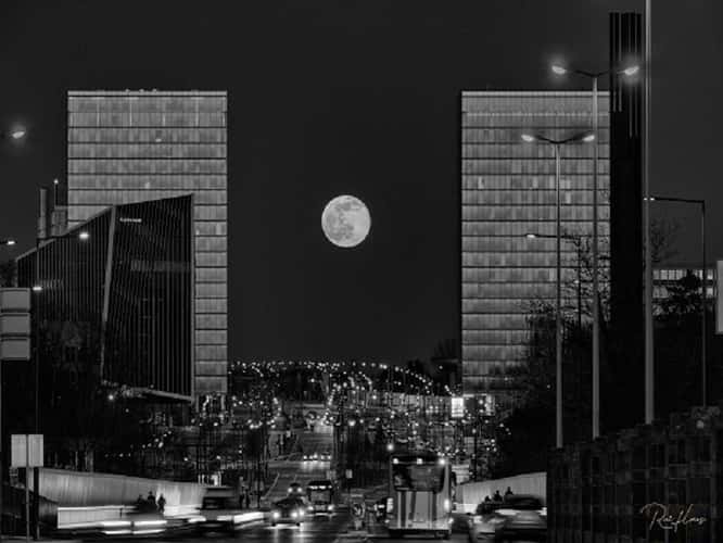 Moon rise at Kirchberg, Luxembourg
