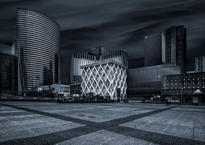 La Défense Plaza, Paris