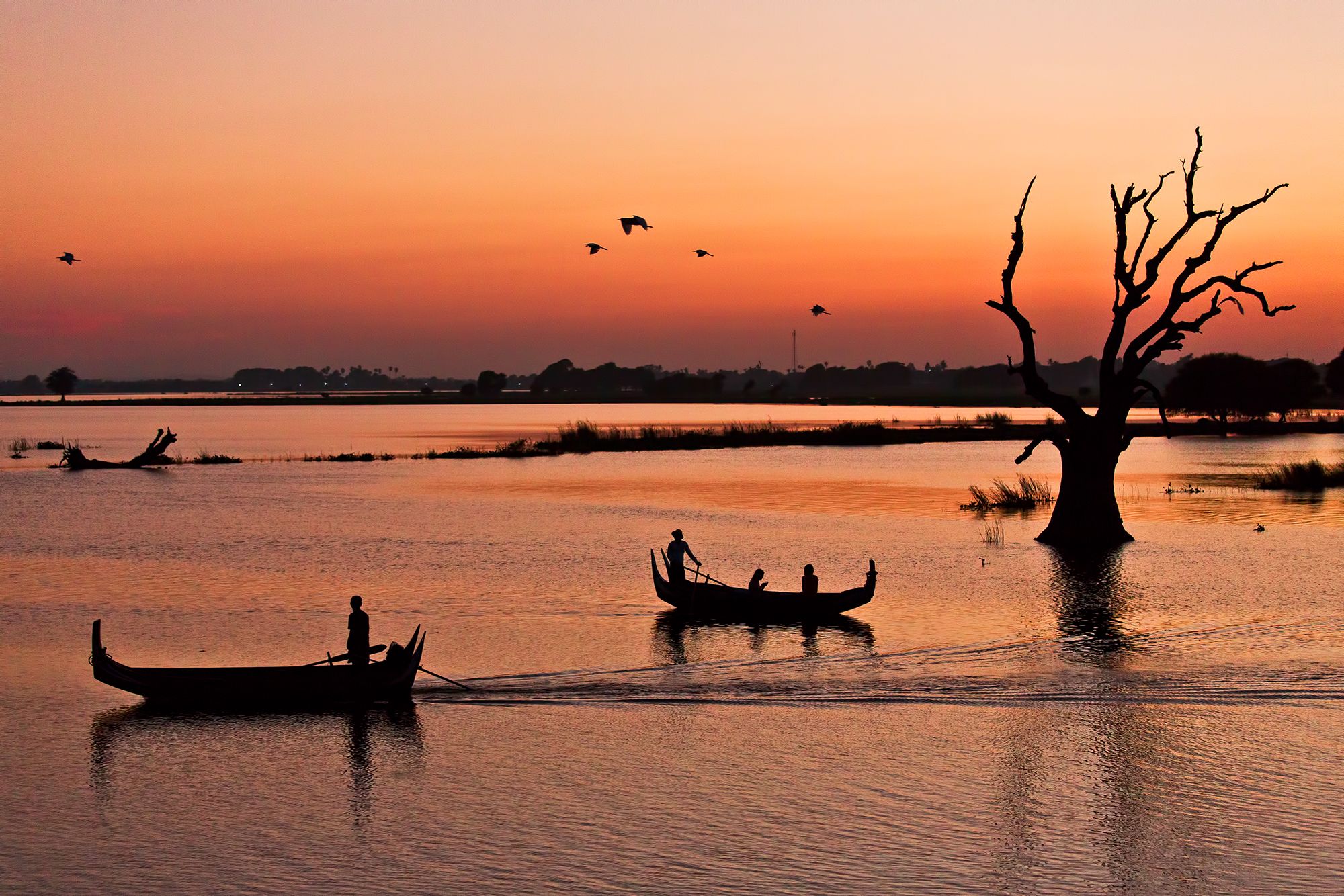 Abend am Lake Taungthaman, Myanmar