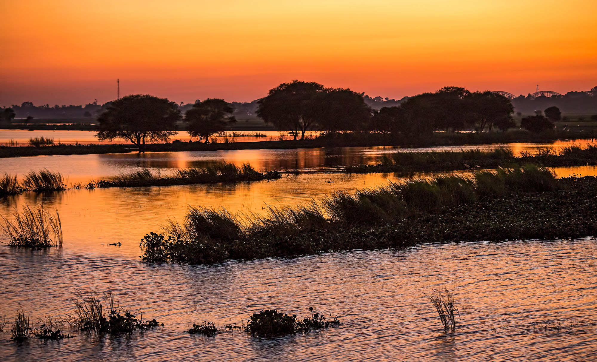 Abend am Lake Taungthaman, Myanmar