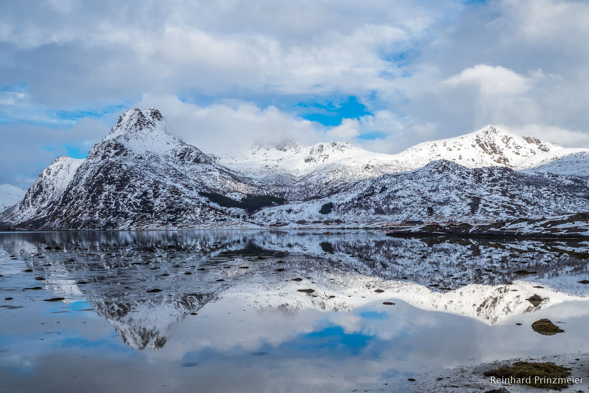 Flakstadpollen Mountain View, Norway