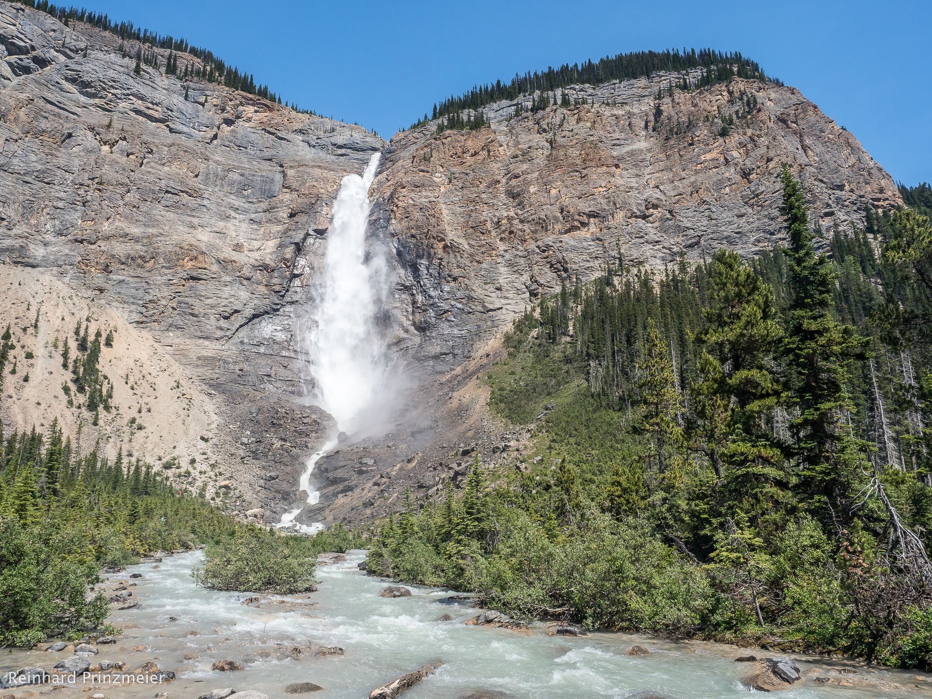 Top Photo Spots at Takakkaw Falls in 2024