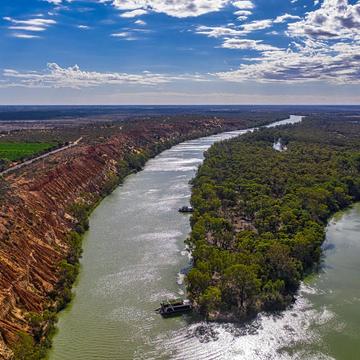 The river bend Heading Cliffs lookout, Renmark SA, Australia