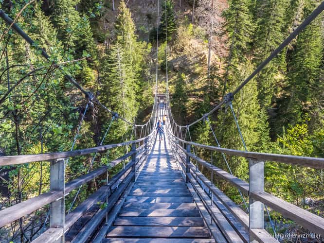 Traversiner footbridge