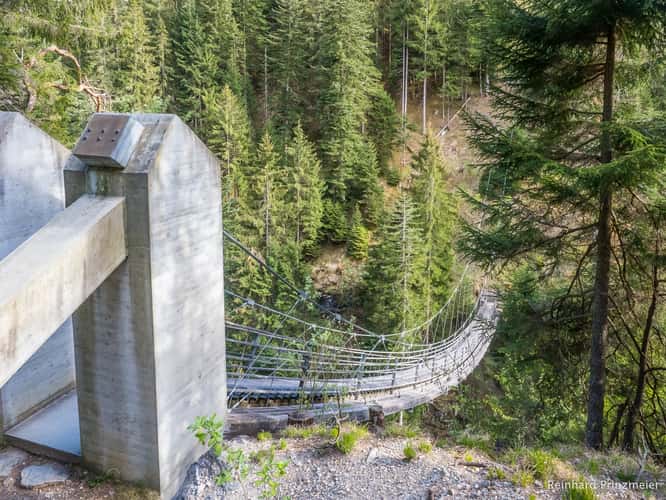 Traversiner footbridge