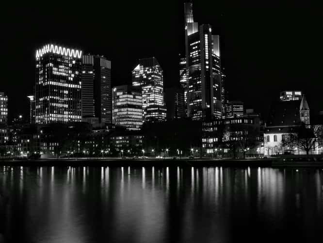 Eiserner Steg, Frankfurt Skyline