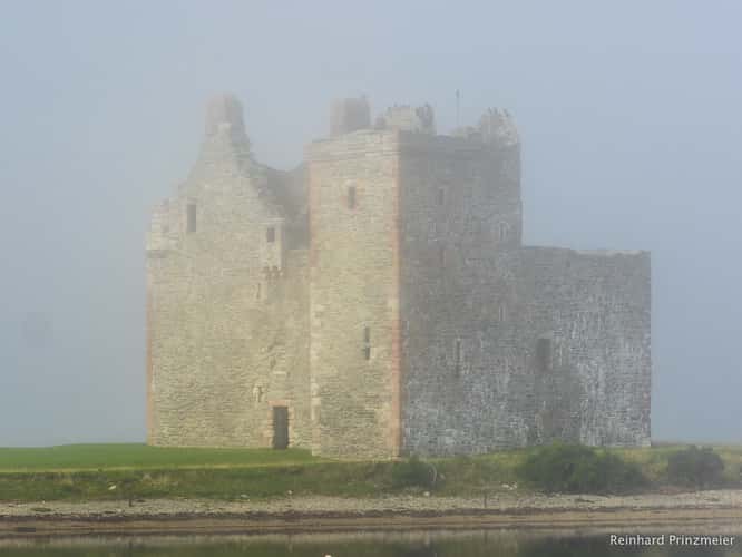 Lochranza Castle