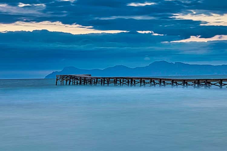 Wooden walkway at Playa de Muro from the side