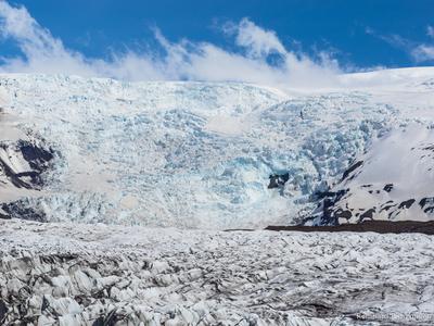 The ice teeth of Svínafellsjökull Glacier