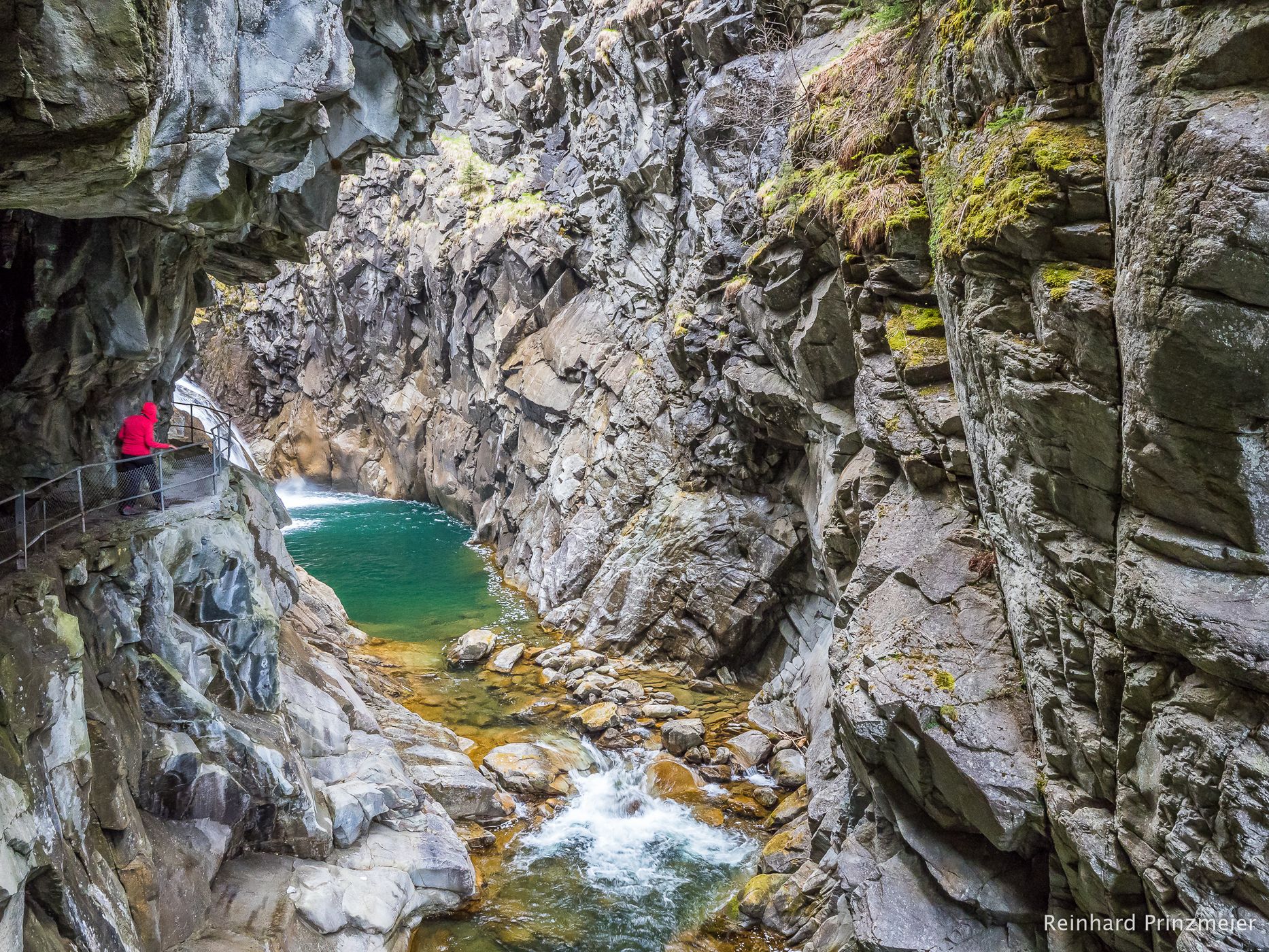 Roflafall, Switzerland
