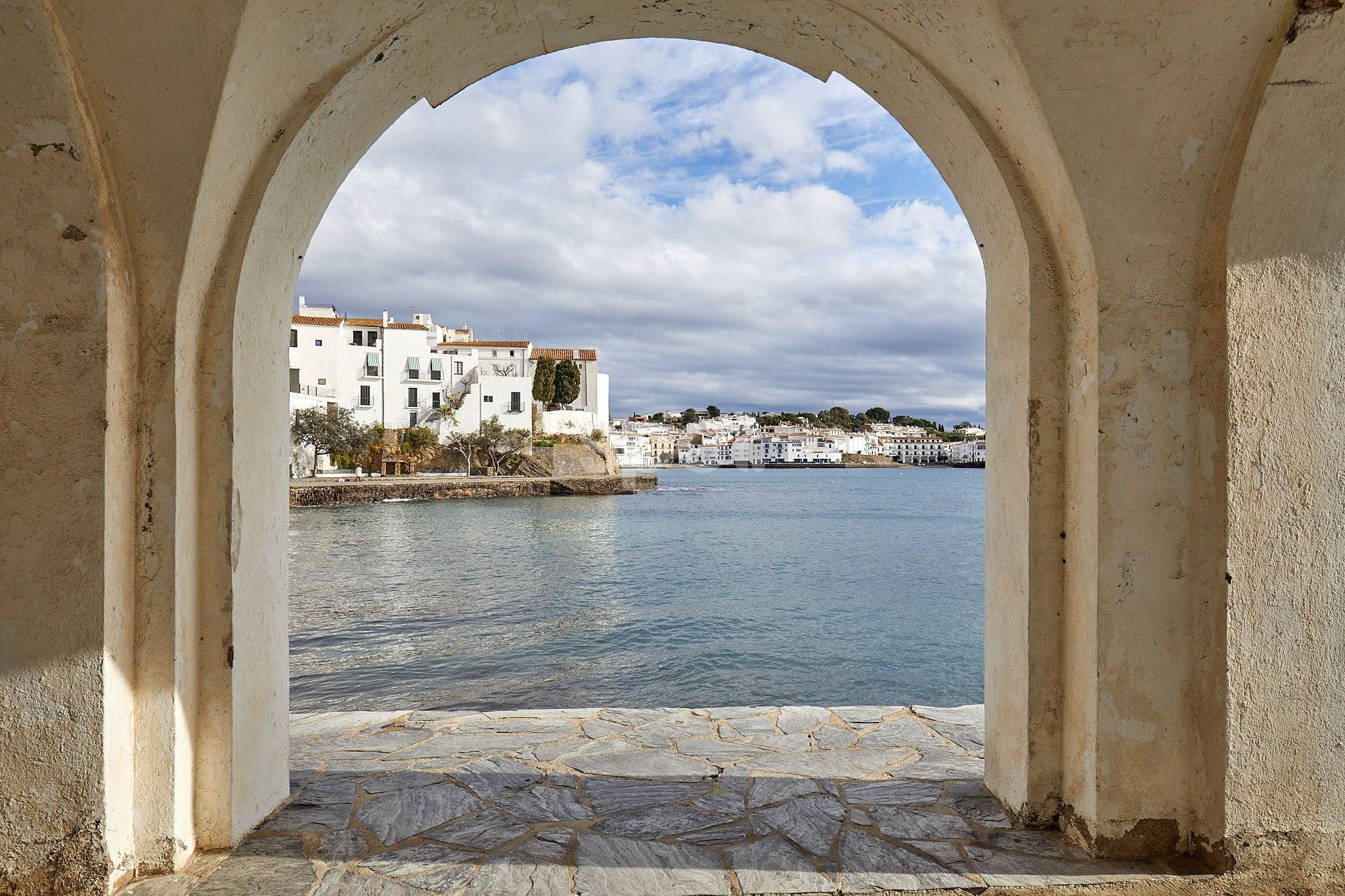 Arco al puerto, Spain
