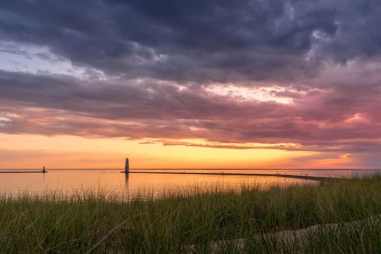 Frankfort North Pierhead Lighthouse
