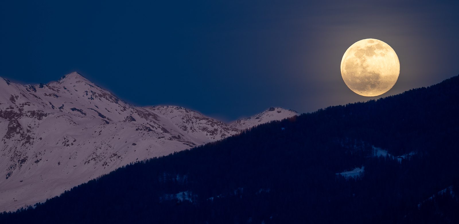 moon rolling, Switzerland