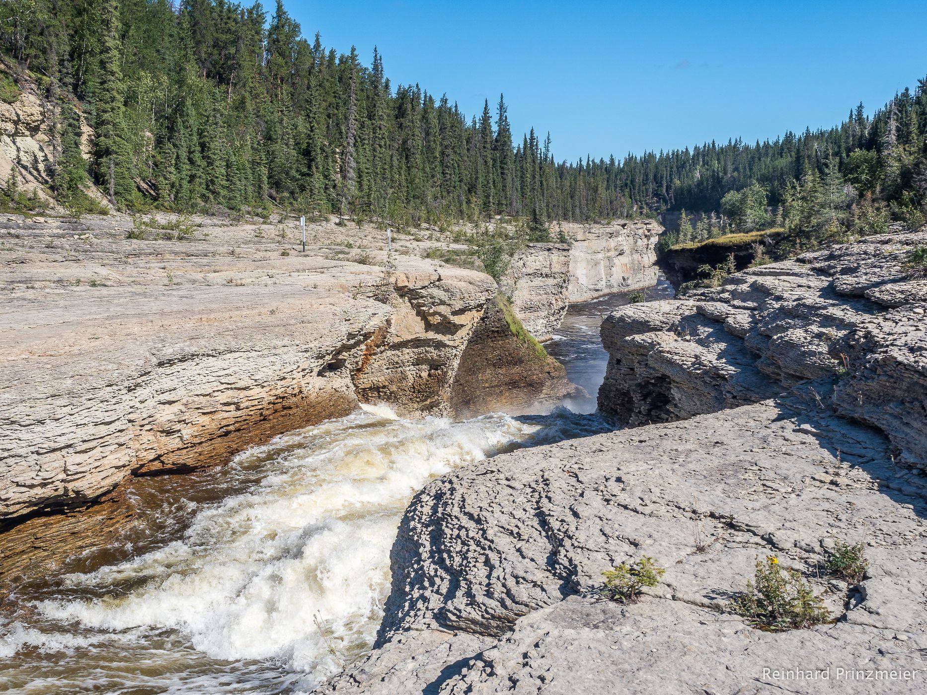 Sambaa Deh Falls, Canada