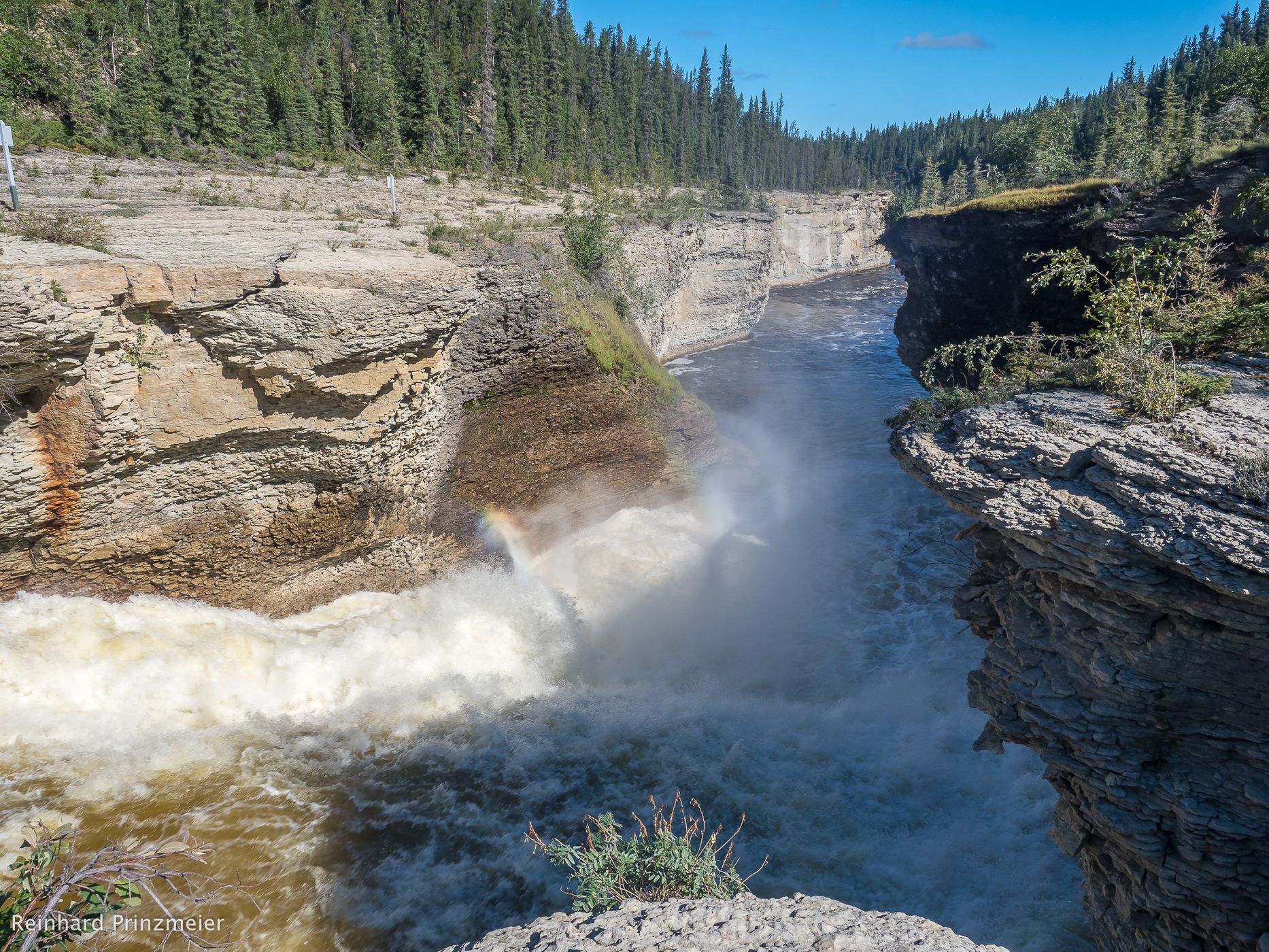 Sambaa Deh Falls, Canada