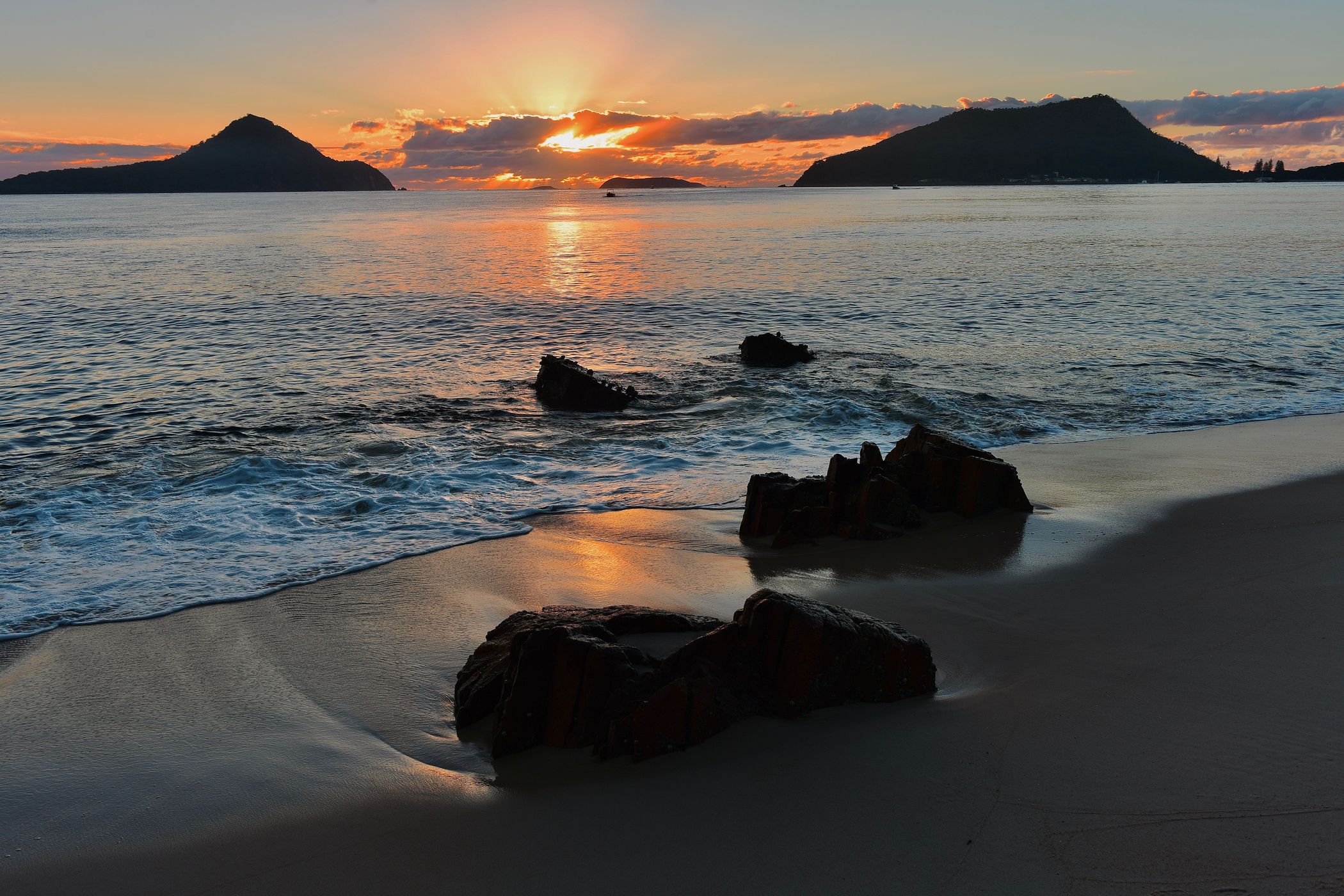 Shoal beach, tea gardens river, Nelson bay,, Australia