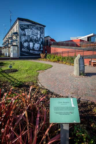 Derry, Stadt des Aufstands und der Wandmalerei