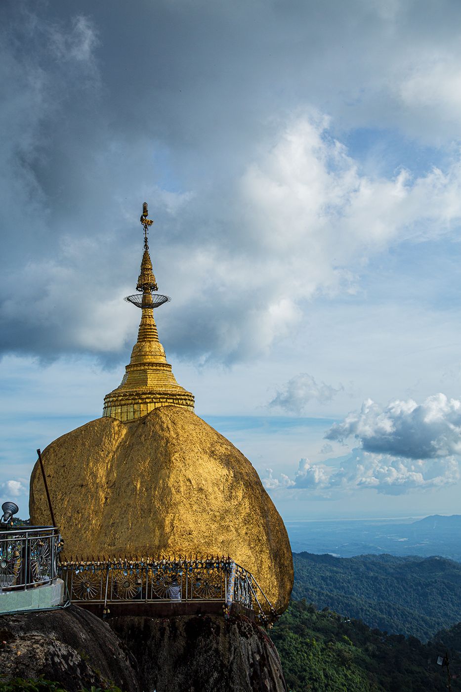 Goldener Felsen in Myanmar, Myanmar