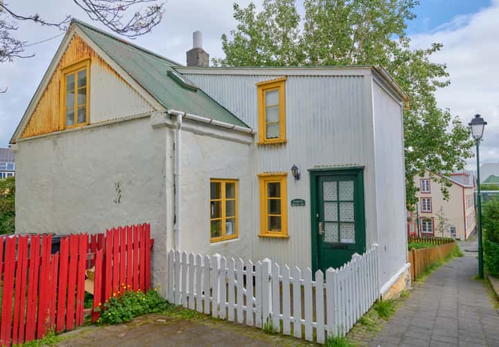 In Fishersund street, Reykjavik
