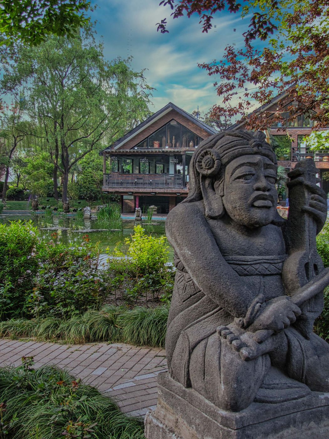 Statue in the Teahouse Jing'an Park, Shanghai, China