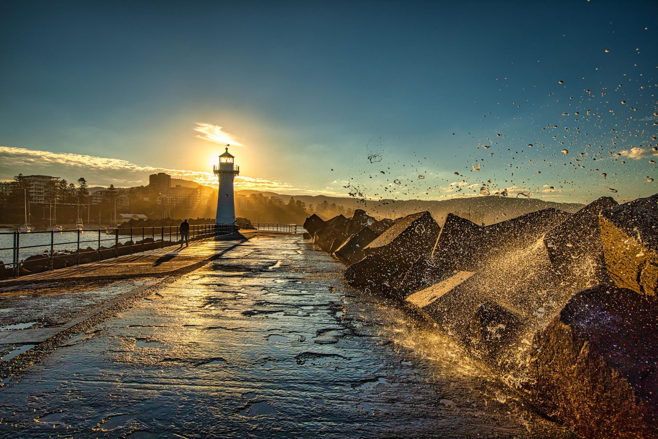 sunbeam water spray, Lighthouse, Wollongong, NSW, Australia