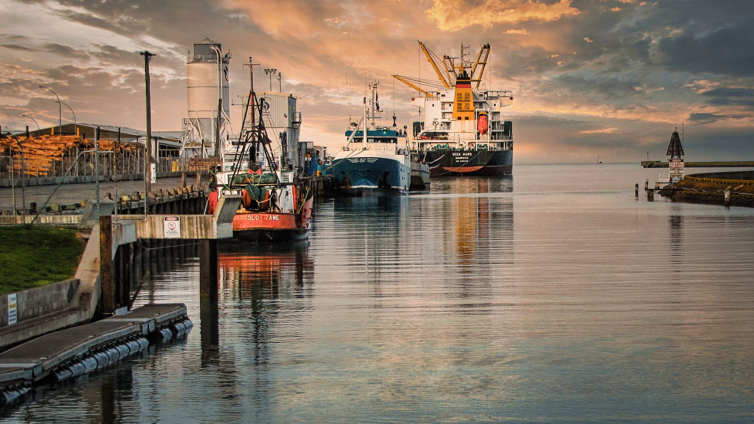 Timber shipping Gisborne Harbour, North Island, New Zealand