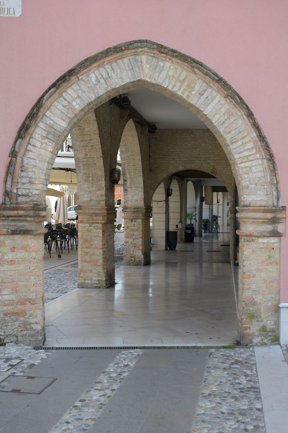 Caffe-Passage, Italy