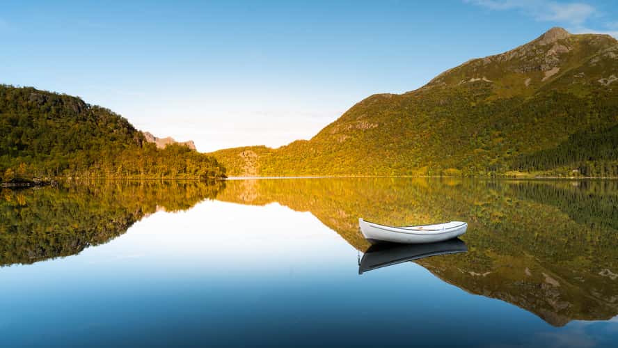 Layby on Route 820 Ryggedalsvatnet Lake