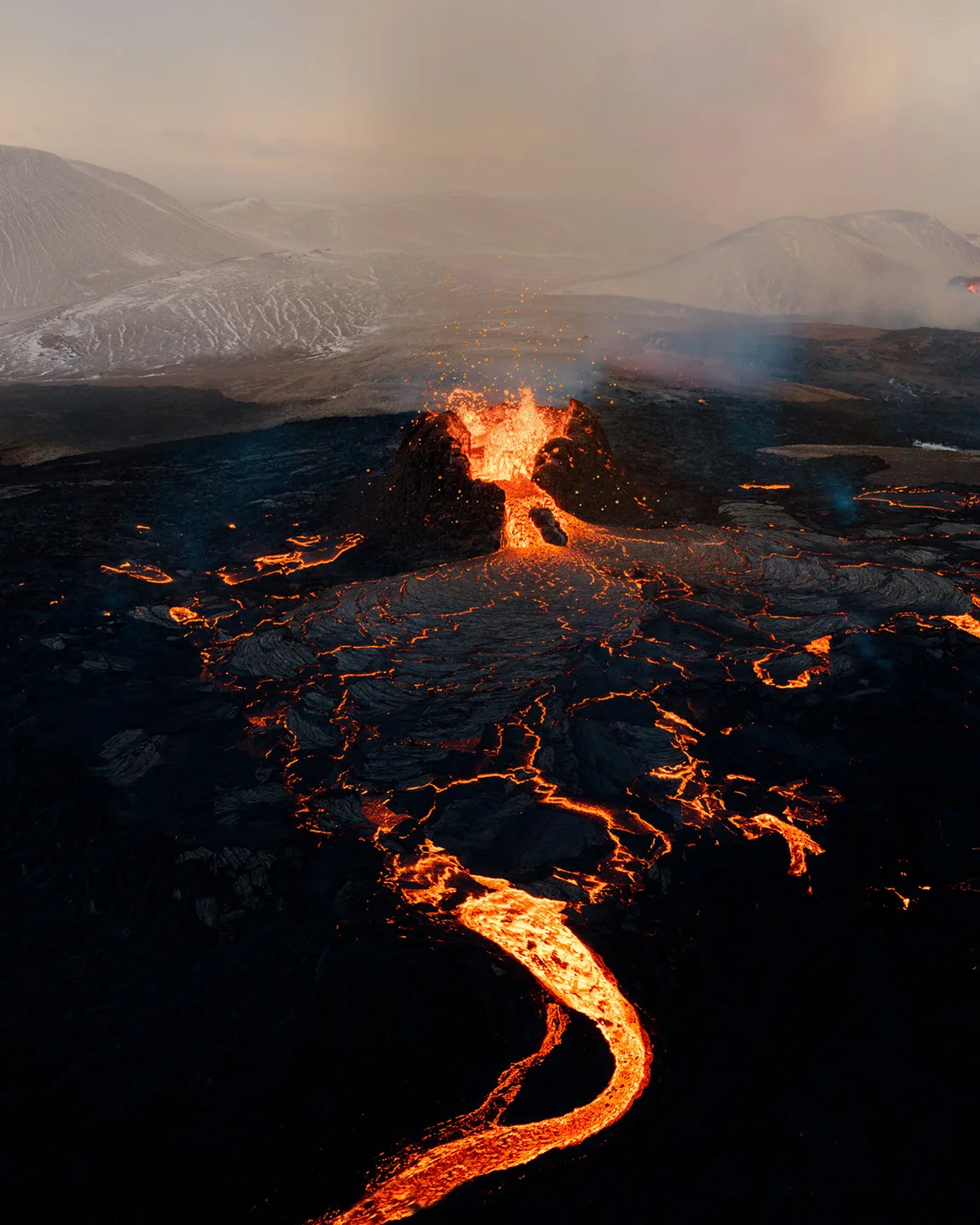 Stunning Photography from an erupting Volcano in Iceland
