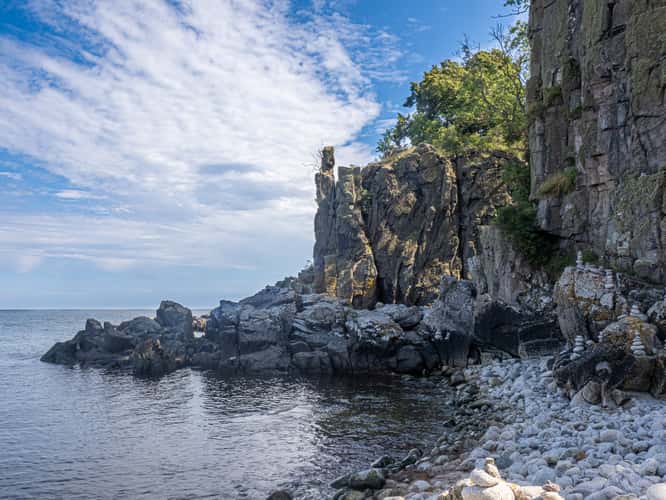 Heligdommersklipperne / Sanctuary cliffs