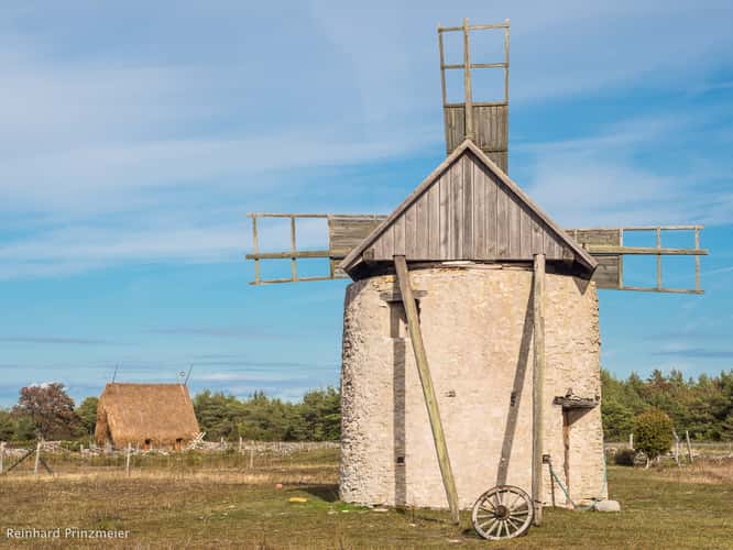 Hundlausar Windmills