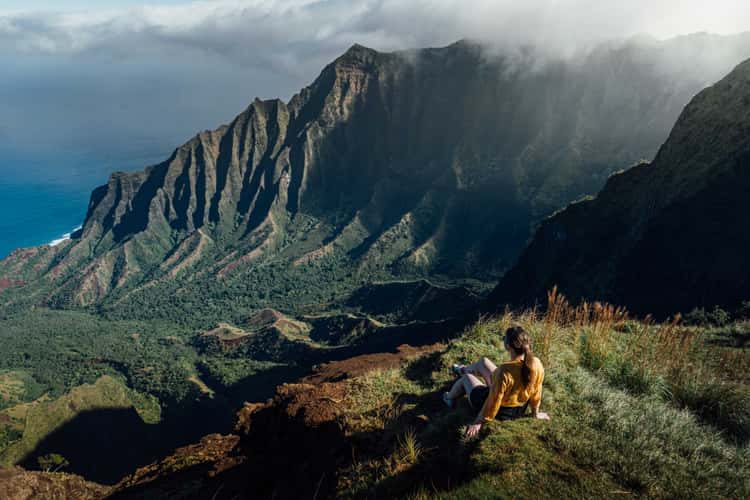 Kalalau lookout trail