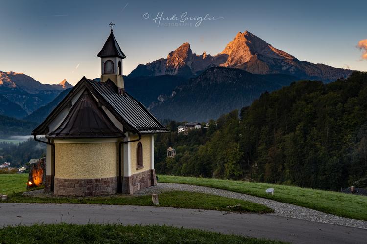 Lockstein chapel in front of Watzmann (Berchtesgaden)