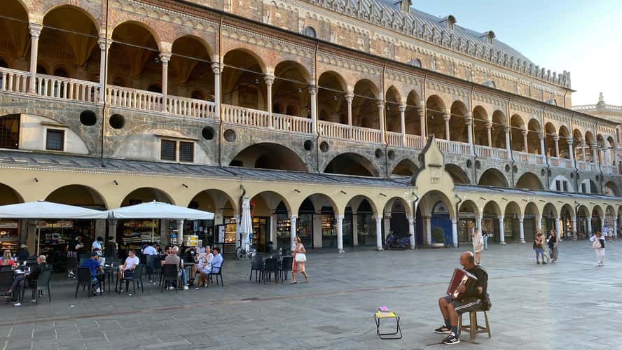 Piazza della Frutta