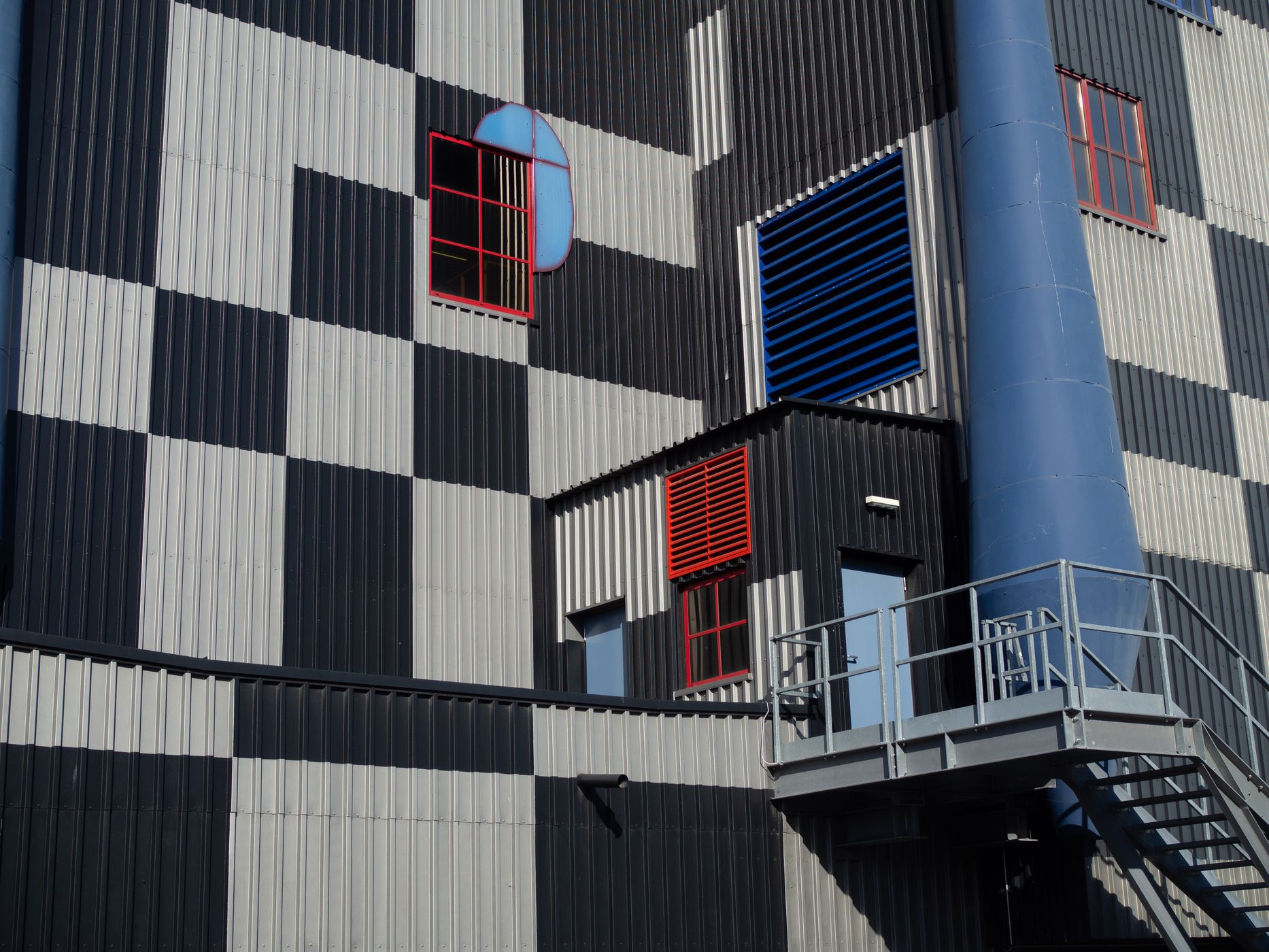 Spittelau Hundertwasser designed incinerator power plant, Austria