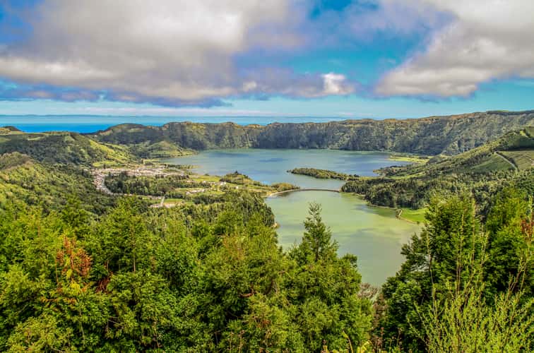 Blue and Green Lakes from Vista do Rei