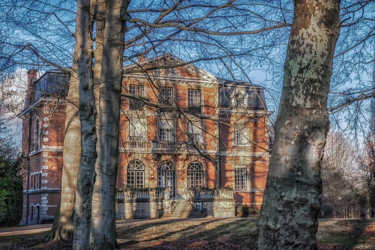 Hoveberg Castle