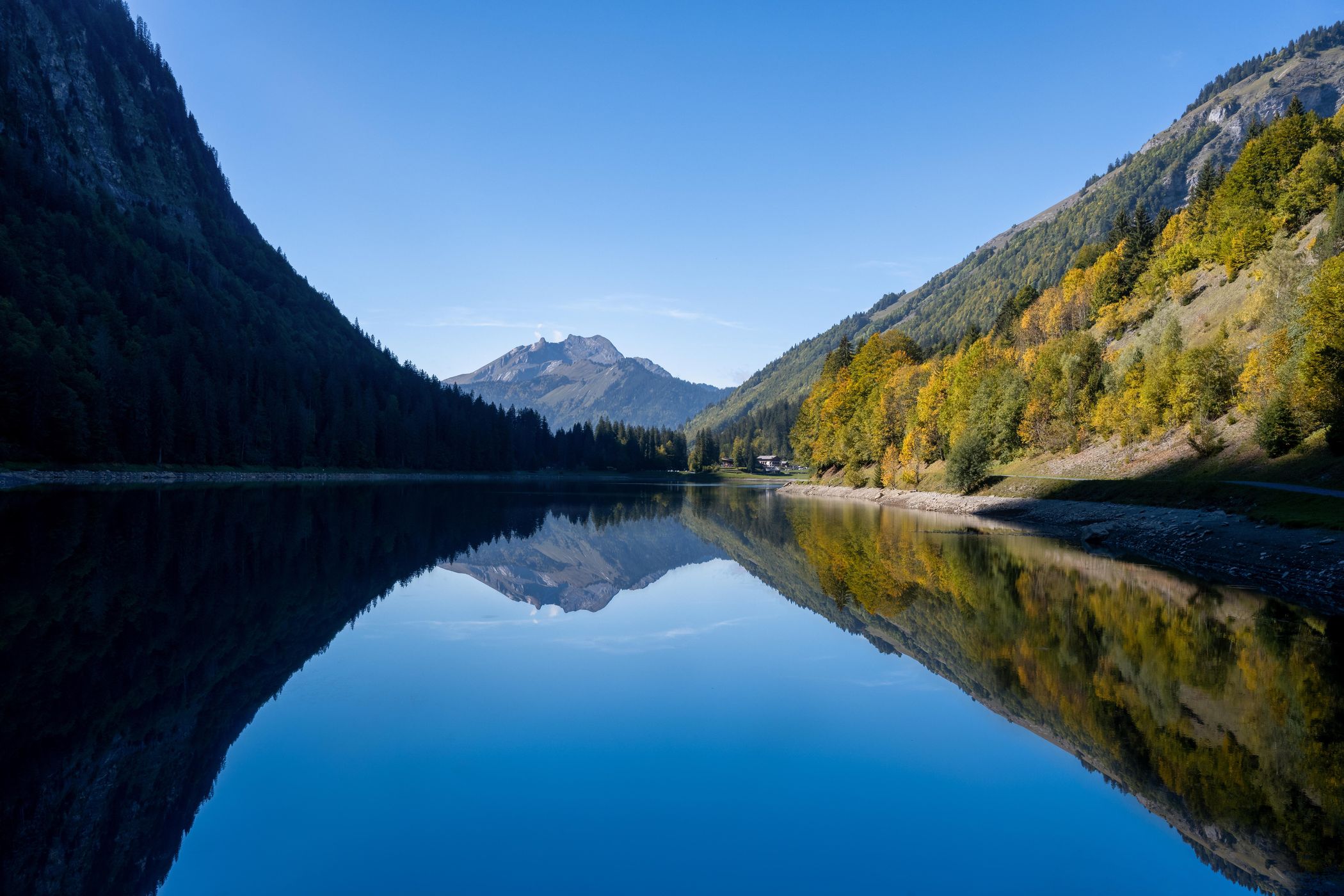 Lac de Montriond, France